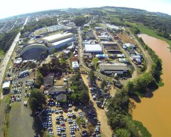  A feira ocorrer&aacute; de 06 a 15 de outubro no Parque de Exposi&ccedil;&otilde;es Tancredo de Almeida Neves, em Chapec&oacute;.<br/> 