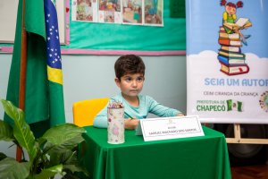 Pr&eacute;-escola do CEIM Ciranda da Crian&ccedil;a lan&ccedil;a livro sobre os peixes