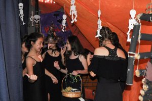 Escola de Chapec&oacute; festeja Halloween