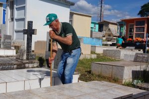 Aumenta a movimenta&ccedil;&atilde;o nos Cemit&eacute;rios Municipais de Chapec&oacute;