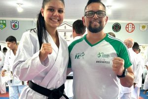 Karateca de Chapec&oacute; &eacute; faixa preta