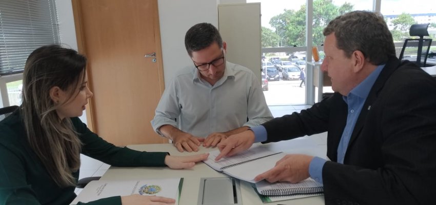 Entregue a documenta&ccedil;&atilde;o para concess&atilde;o do Aeroporto de Chapec&oacute;