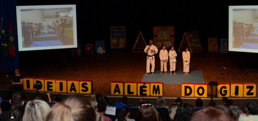 Professores chapecoenses trocam experi&ecirc;ncias atrav&eacute;s de projetos 
