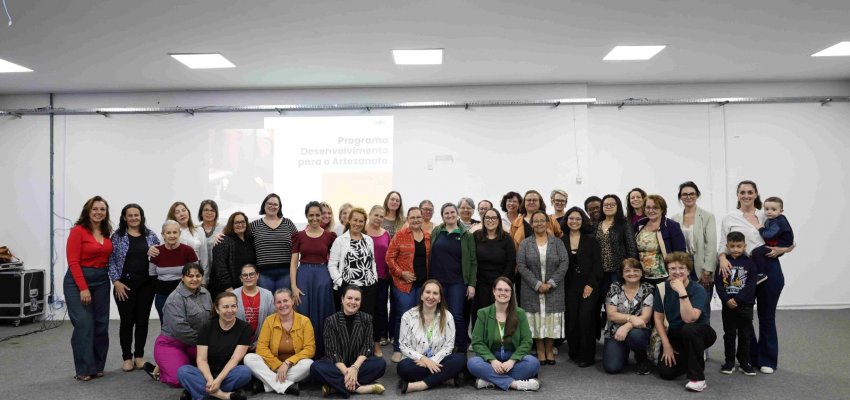 Chapec&oacute; celebra a for&ccedil;a do fazer manual no lan&ccedil;amento do Programa Artesanato SC Ouro